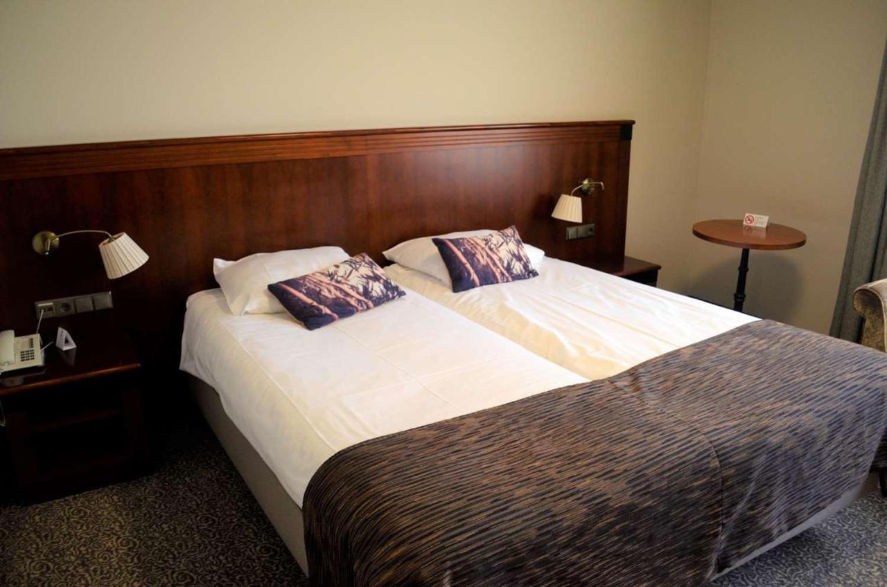 Best Western Hotel Nobis Eindhoven-Venlo A67 أستين المظهر الخارجي الصورة