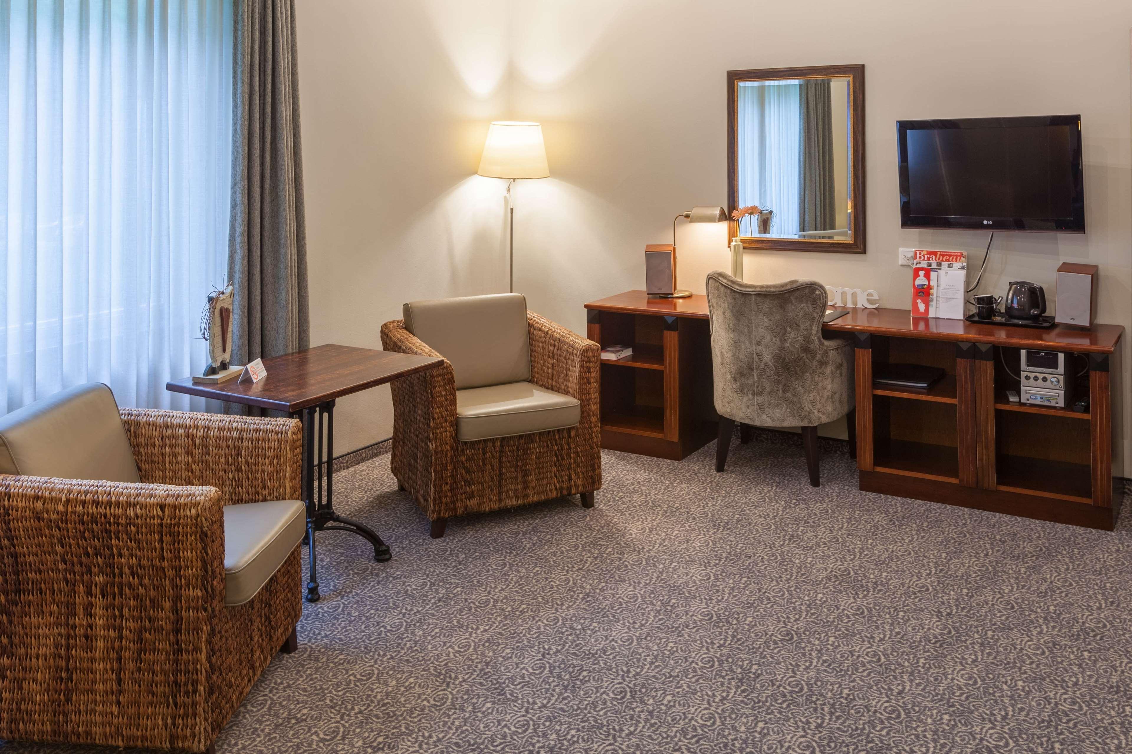 Best Western Hotel Nobis Eindhoven-Venlo A67 أستين المظهر الخارجي الصورة