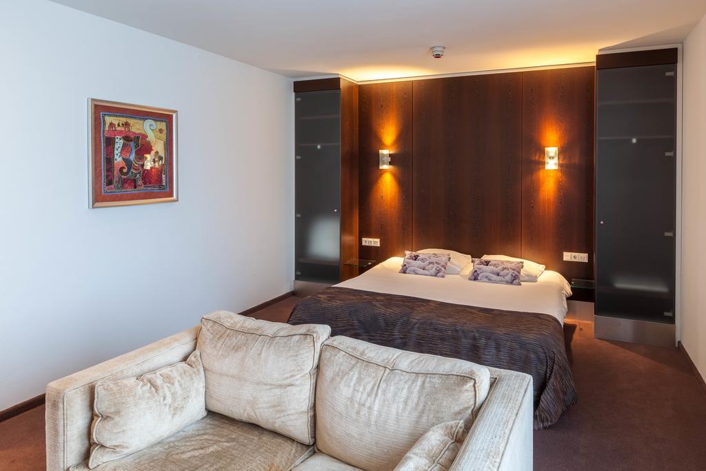 Best Western Hotel Nobis Eindhoven-Venlo A67 أستين المظهر الخارجي الصورة